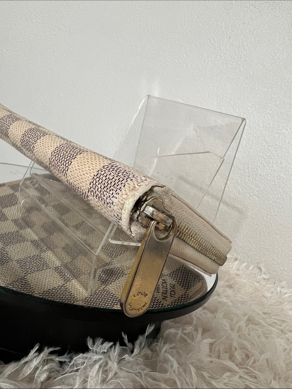 Louis Vuitton Damier Azur Check Zip-Around Wallet in Cream and Blue-Gray - Picture 8 of 15